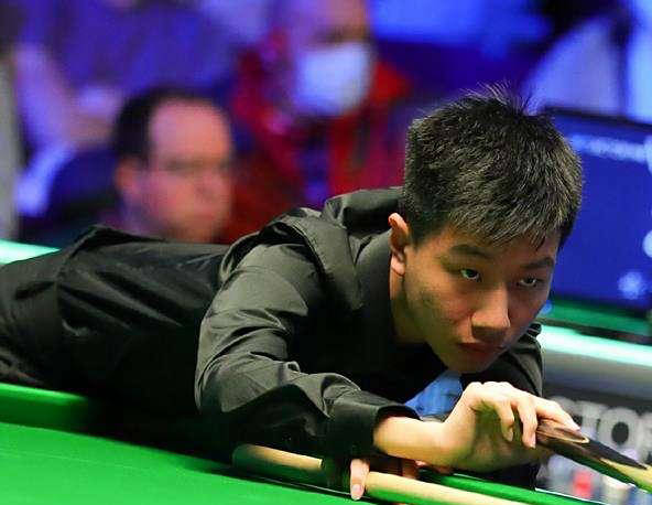 维兹依旧保, 前两局她仅 维兹依旧保, 前两局她仅