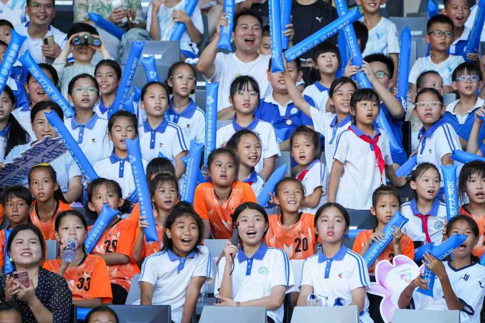 场激烈角逐, 园摩天轮也 场激烈角逐, 园摩天轮也